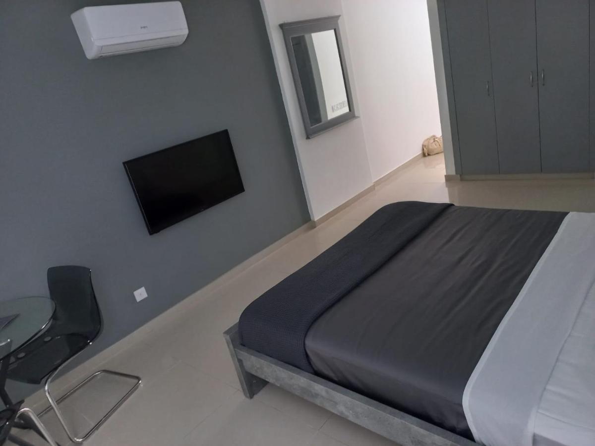 Modern Studio Apartment Armonia Court Paralimni Buitenkant foto