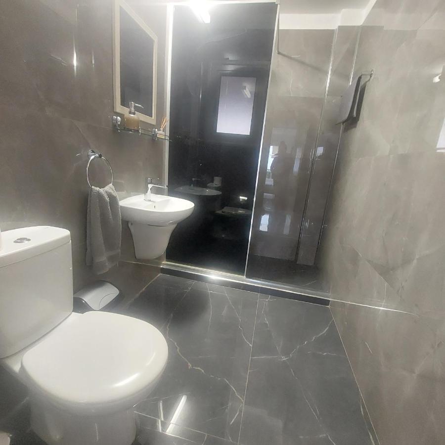 Modern Studio Apartment Armonia Court Paralimni Buitenkant foto