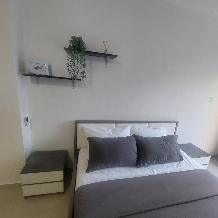 Modern Studio Apartment Armonia Court Paralimni Buitenkant foto