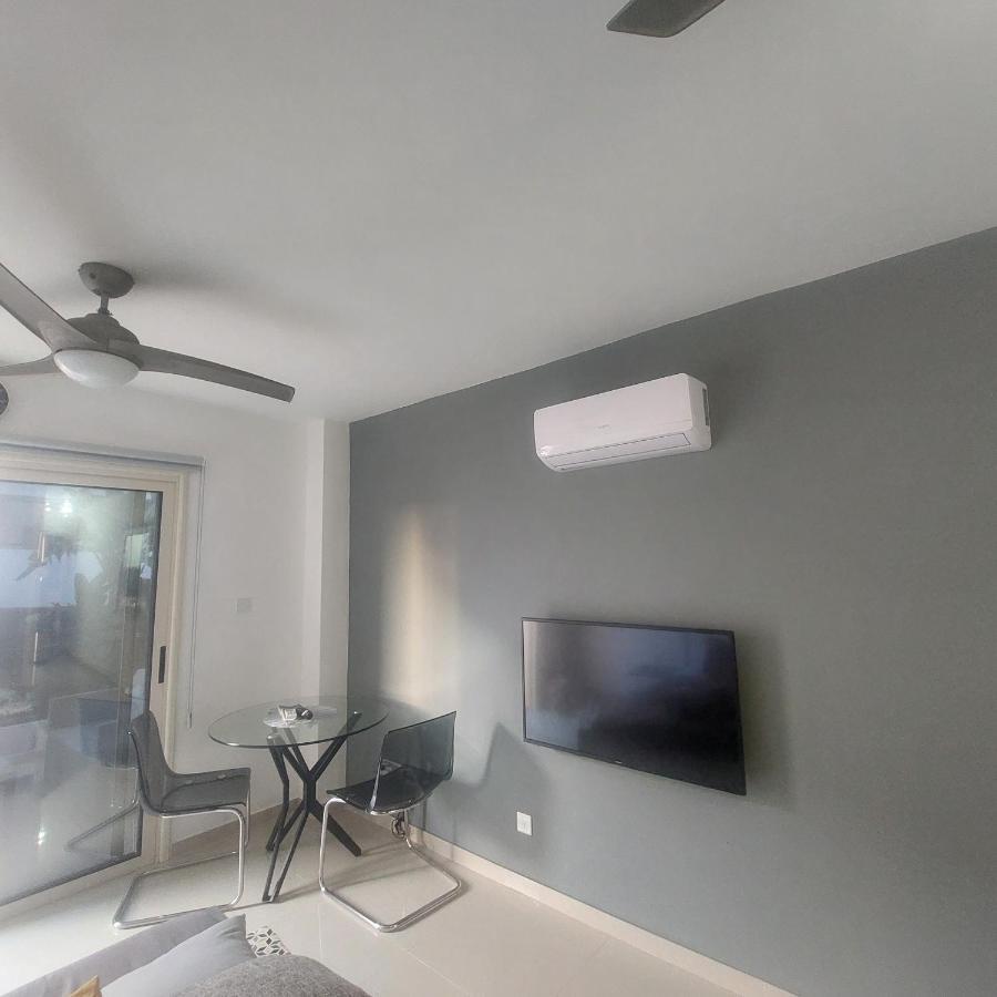 Modern Studio Apartment Armonia Court Paralimni Buitenkant foto