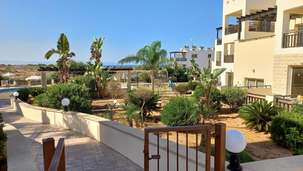 Modern Studio Apartment Armonia Court Paralimni Buitenkant foto
